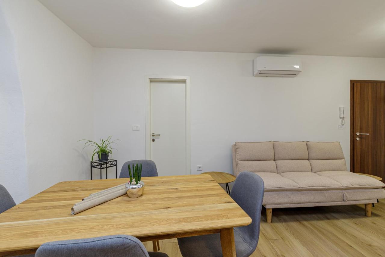 House Aves 2 Apartment กาชเตลีร์ ภายนอก รูปภาพ