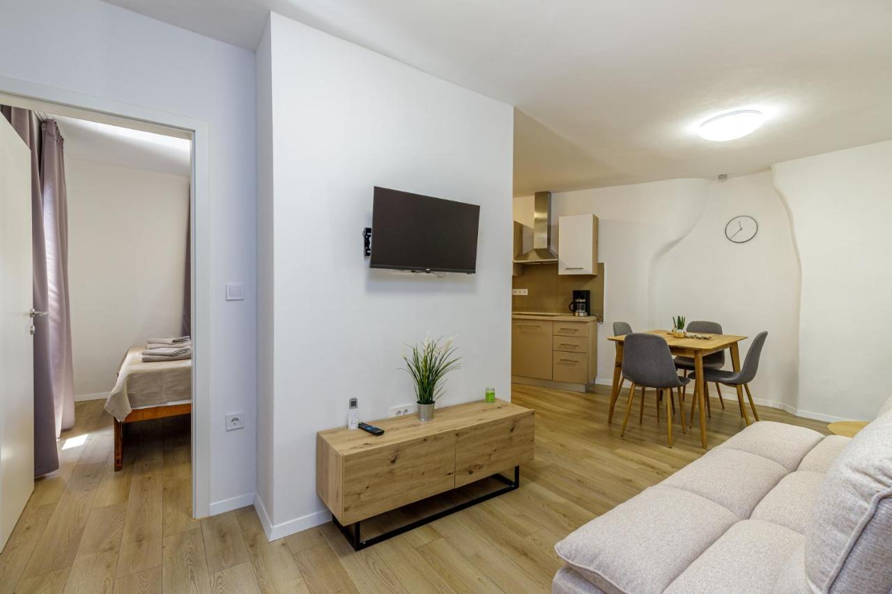 House Aves 2 Apartment กาชเตลีร์ ภายนอก รูปภาพ